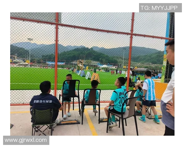 Ez足球先生的特效之旅带你领略足球的魅力与激情